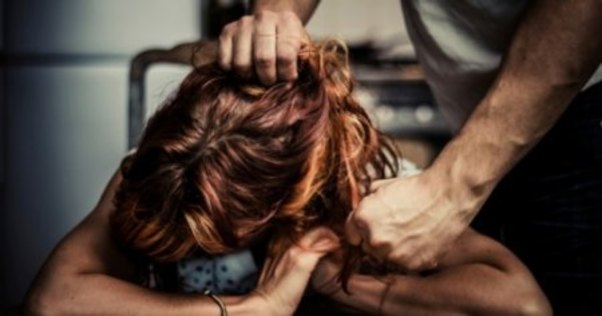 14 yaşlı xalası qızını zorladı