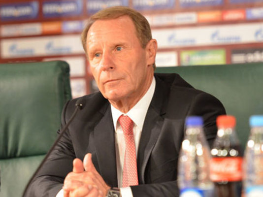 Berti Foqts azərbaycanlı məşqçi və futbolçulara söz atdı