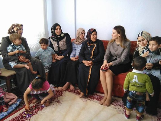 Millət vəkili İraqdan köçkün düşmüş Türkmanlarla görüşüb