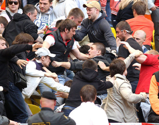 Bakıda məktəbdə kütləvi dava: Şagirdlər əlbəyaxa oldular