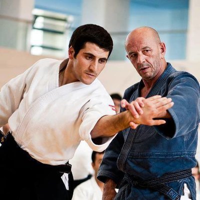 Aykido nəhəngi gənclərə çağırış etdi: