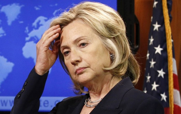 Hillarinin keçmişi ilə bağlı qalmaqal