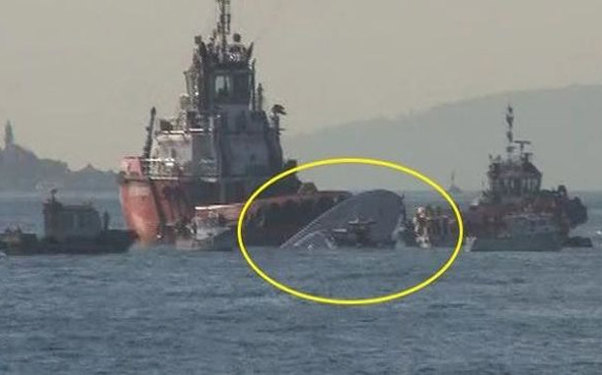 Türkiyədə iki gəmi toqquşdu