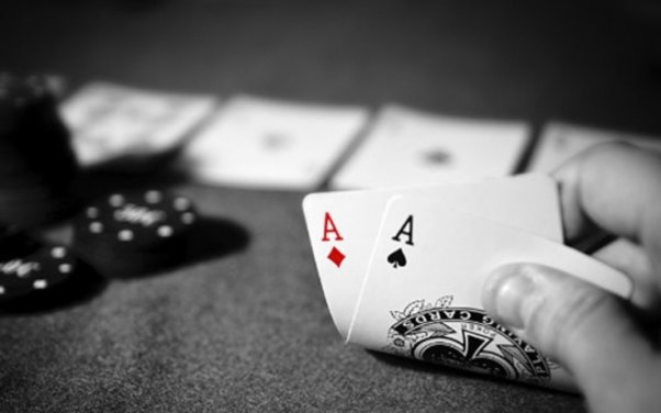 Arvadını qumarda uduzdu