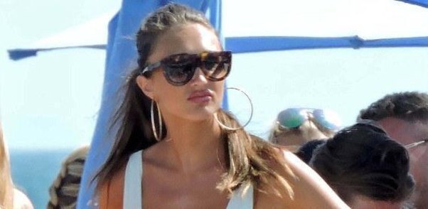 Məşhur ulduzun şəxsi fotoları yayıldı