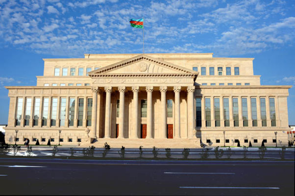 Saxta pul kəsən nigeriyalıların işi