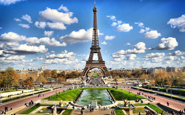 Parisin mərkəzində atışma