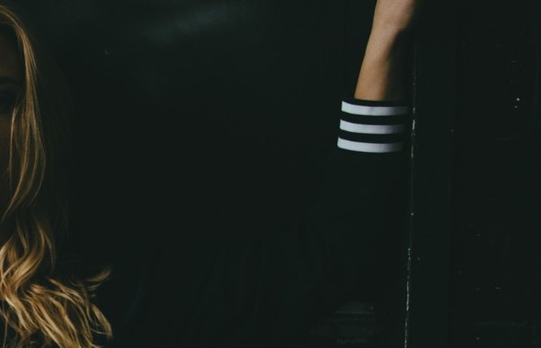 Tanınmış gənc modelin biabırçı fotoları internetə sızdı