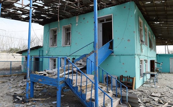 Ermənilərin Tərtərdə dağıtdığı evlər bərpa olunur