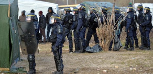 ​Fransada qaçqın düşərgəsində qarşıdurma