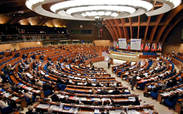 AŞ PA Xədicə İsmayılın azadlığa buraxılmasını alqışlayır