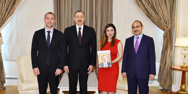 İlham Əliyev “The Business Year” jurnalının baş redaktorunu və direktorunu qəbul edib