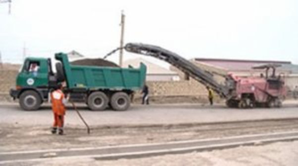 Bakı ətrafında daha bir yolun əsaslı təmirinə başlandı