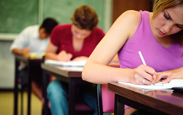 Abituriyentlərin nəzərinə