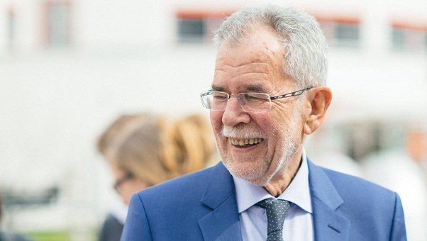 72 yaşlı sabiq lider prezident seçildi