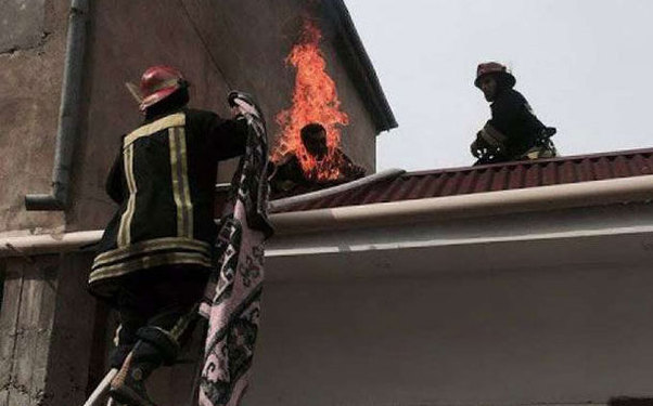 Hacıqabulda özünü yandıran qadın öldü