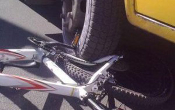 Avtomobillə vurulmuş velosipedçi dünyasını dəyişdi