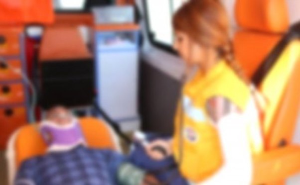 RÜSVAYÇILIQ! Yaralı gənclər tibb bacısını zorladı