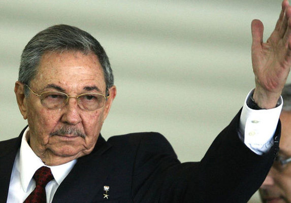 Raul Kastro prezident İlham Əliyevi təbrik edib