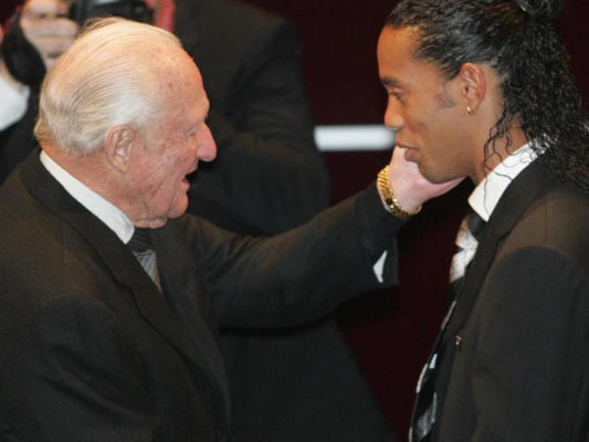 FİFA-nın keçmiş prezidenti öldü