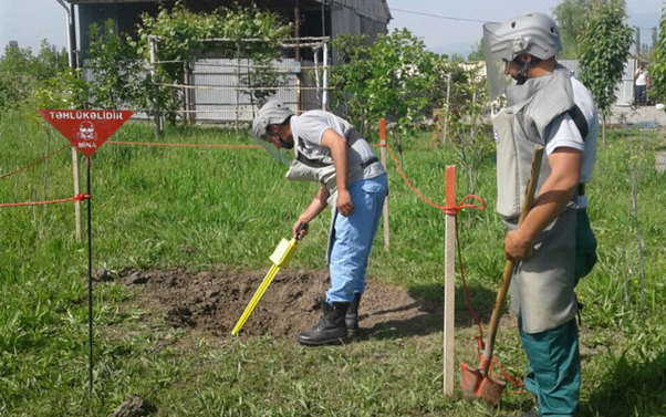 ANAMA 16 partlayış yeri yoxladı