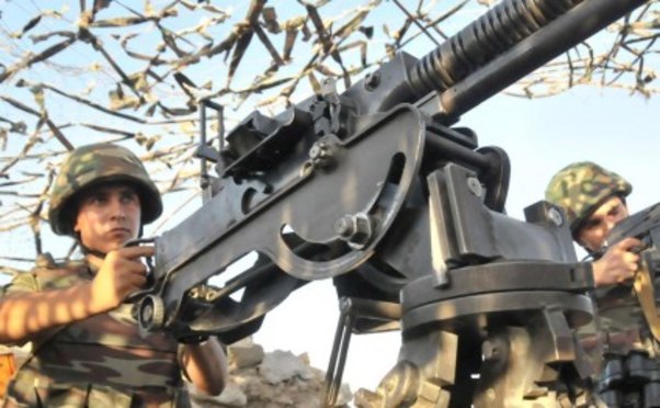 Cəbhədə düşmən silahları susmur