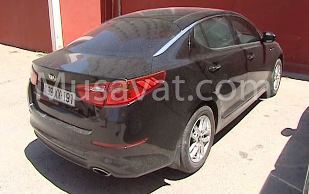 Bakıda küçənin ortasında qadının maşınını əlindən aldılar