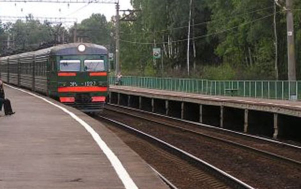 Teplovozun altında qalan ayağını kəsdilər