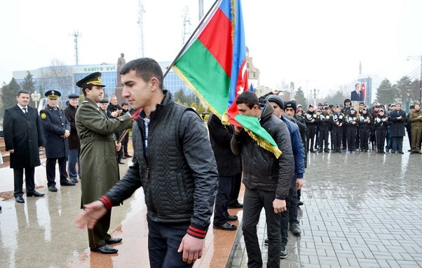 Magistrlar əsgərliyə getsin, yoxsa yox?