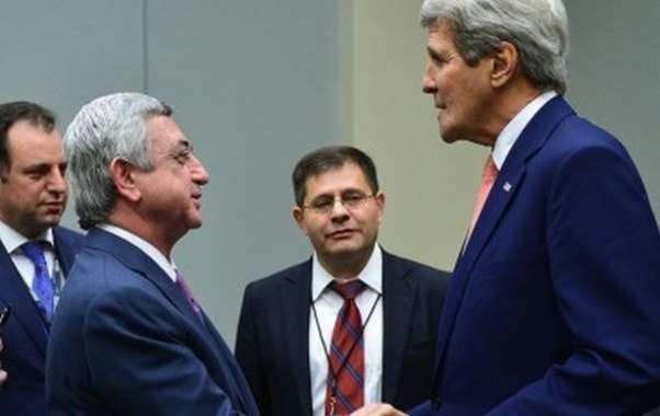 Sarkisyan və Kerri Qarabağdakı gərginliyi müzakirə ediblər
