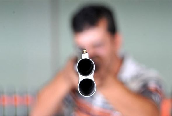 Bakıda qadının üzərinə silah çəkdilər