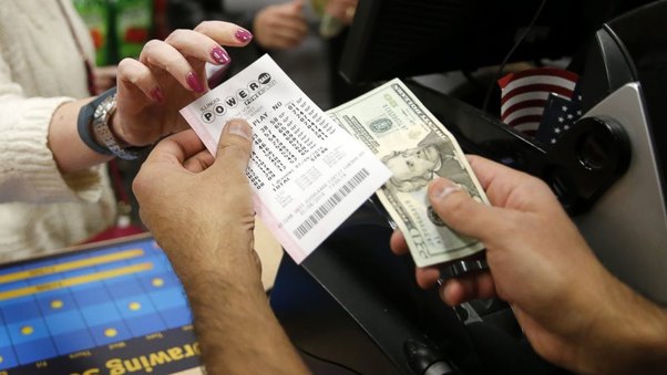 7 uşaq anası lotoreyada 429.6 milyon dollar uddu