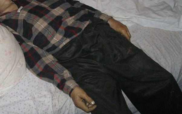 Azərbaycanda 83 yaşlı kişi özünü bıçaqladı