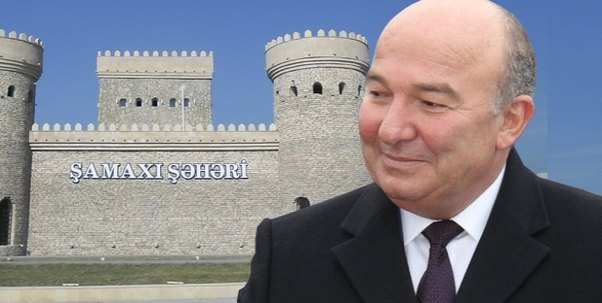 Oğluna 150 minlik maşın, aşpazına vəzifə