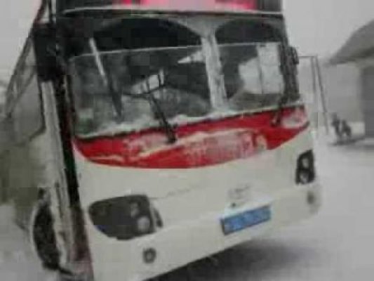 12 yaşlı uşaq məktəb avtobusunu oğurladı