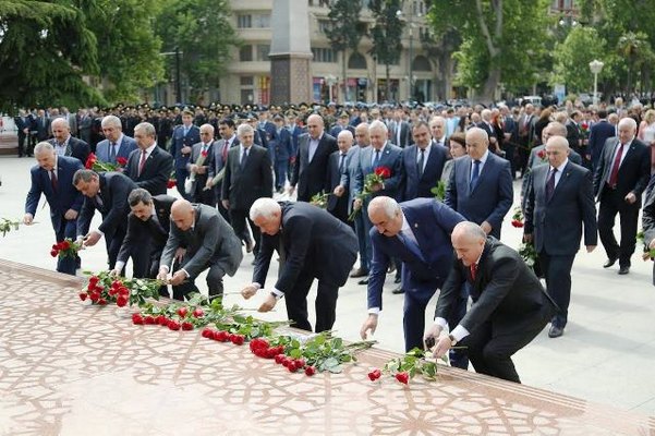 Heydər Əliyev Gəncədə anıldı