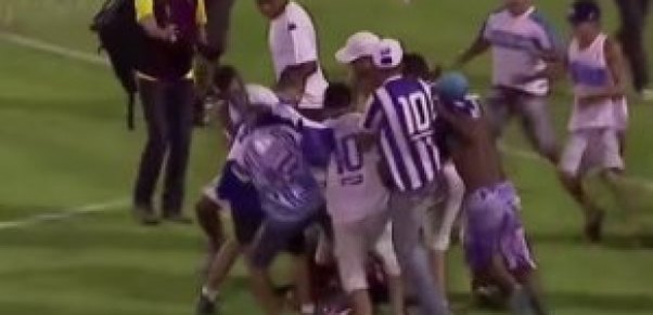 Futbol zamanı azarkeşi döyərək xəstəxanalıq etdilər