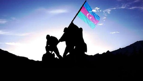 Lələ Təpəni qoruyan zabitimiz: