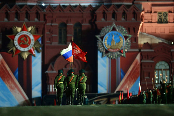 Moskvada hərbi parad keçirildi