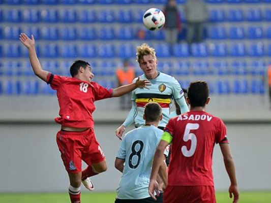 Millimiz ilk xalını qazandı