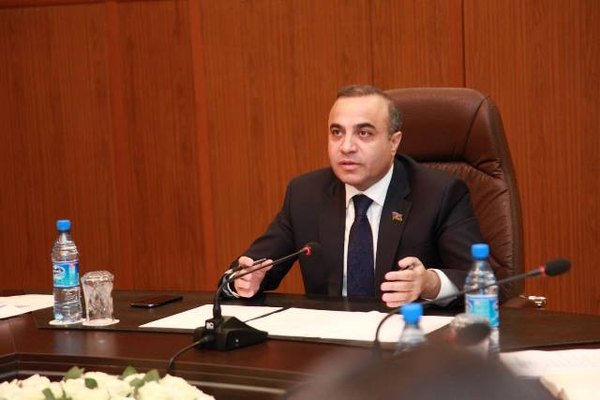 Azay Quliyev Avropaya gedir