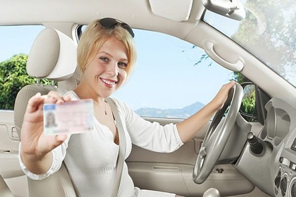 Sürücülük vəsiqələri pul kartı kimi istifadə ediləcək