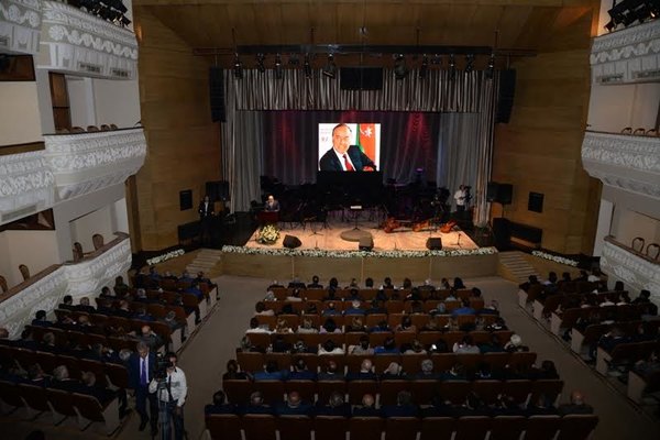 Heydər Əliyev xalqımızın yaddaşına əbədi həkk olunmuş dahi şəxsiyyətdir