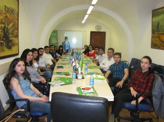 “Maliyyə Savadlılığı: peşəkar karyeraya aparan yol”