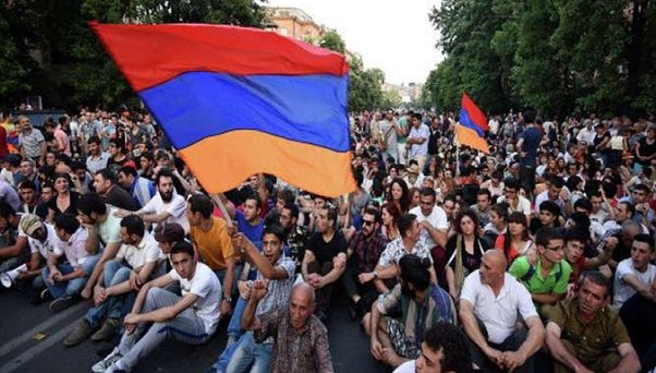 Ermənistanda yezidilər ayağa qalxdı