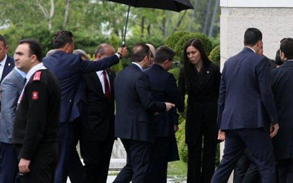 AKP-də Davudoğlunun iştirakıyla toplantı