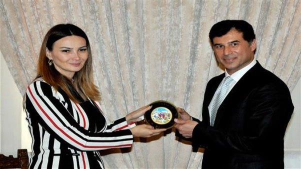 Millət vəkili ŞKTC-nin baş naziri və parlamentin spikeri ilə görüşündə