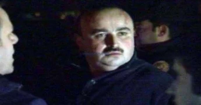 Keçmiş məmurun evindən pulla dolu seyfi aparıblar...