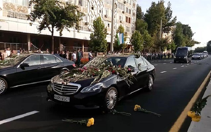 Özbəklər İslam Kərimovla vidalaşır – FOTOLAR + VİDEO