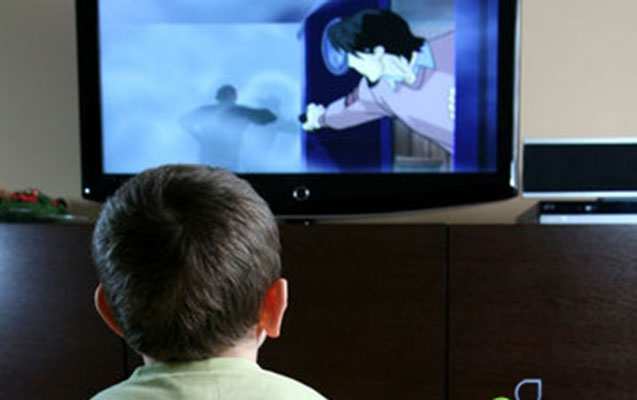 5 yaşlı uşağın başına televizor düşdü, öldü - Faciə